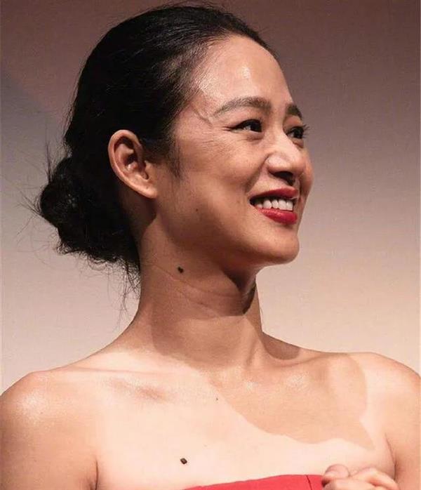 40岁女星未修图，赵薇俞飞鸿脸下垂，陈乔恩面松弛，哪有中年少女