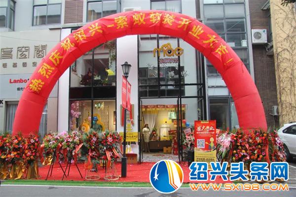 金德隆这家店的老板娘有点豪