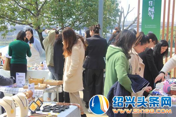 越西廊桥畔滨河文创长廊成新晋网红打卡地-1 越西廊桥畔滨河文创长廊成新晋网红打卡地-1