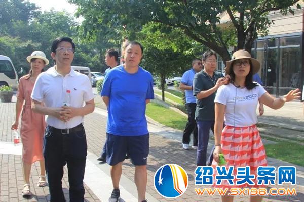 葫芦岛市政协主席石文光一行莅临金德隆考察