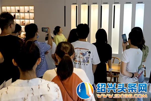 绍兴文理学院元培学院室内设计专业学子走进金德隆选材-5