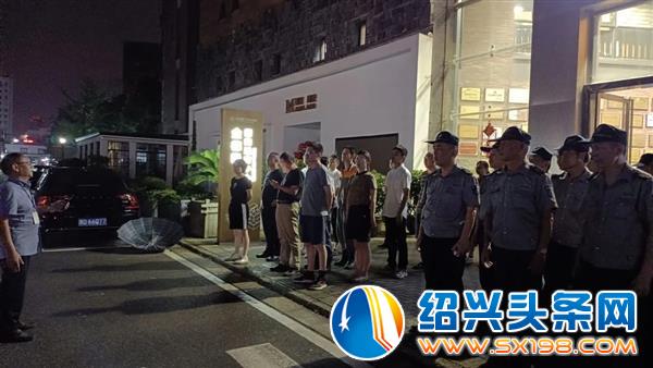 金德隆组织深夜抗台防汛防火应急演练 金德隆组织深夜抗台防汛防火应急演练
