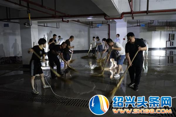 金德隆组织深夜抗台防汛防火应急演练-6 金德隆组织深夜抗台防汛防火应急演练-6