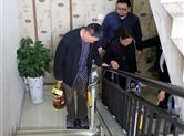 “爬楼神器”惊现成都，让老年人轻松上下楼