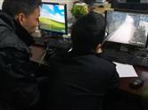 鉴湖派出所民警劳海良带人”深夜上山搜救三小时 成功救回脱力老人！