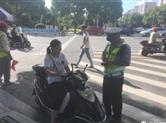 柯桥城区开展非机动车和行人交通违法整治