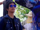 “青年版”齐秦惊现《站住！小偷》片场 上演大约在冬季情怀杀！