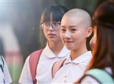 她同时出演《如懿传》跟《延禧攻略》 为戏剃光头