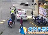 太嚣张！90后女子违章被交警拦下 竟怒砸警务通抗拒执法