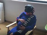宁波一孕妇临产 交警铁骑开道连过29个信号灯
