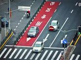 诸暨启用首条公交专用道 违规驶入将罚100元