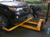 【头条锐评】挪车“神器” 能否解决乱停车？
