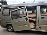 嵊州市交警大队查获一辆“奇葩”面包车 破旧不堪！