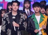 吴亦凡晒帅照获黄子韬点赞并评论