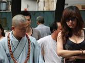 本以为蔡徐坤长大是逆袭，看了周星驰，才知道啥叫“逆天翻转”